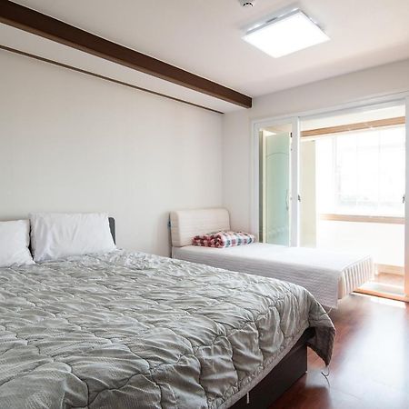 White Dream Pension Jeju Exterior foto