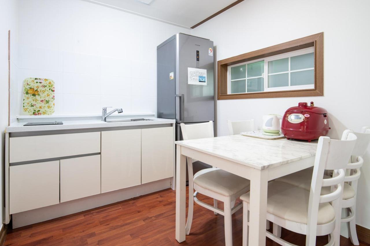 White Dream Pension Jeju Exterior foto